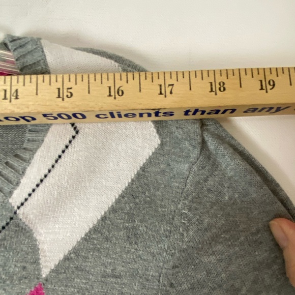 Izod Womens Gray & Pink V-Neck Argyle Golf Sweater SzL (sku153) - Picture 4 of 13